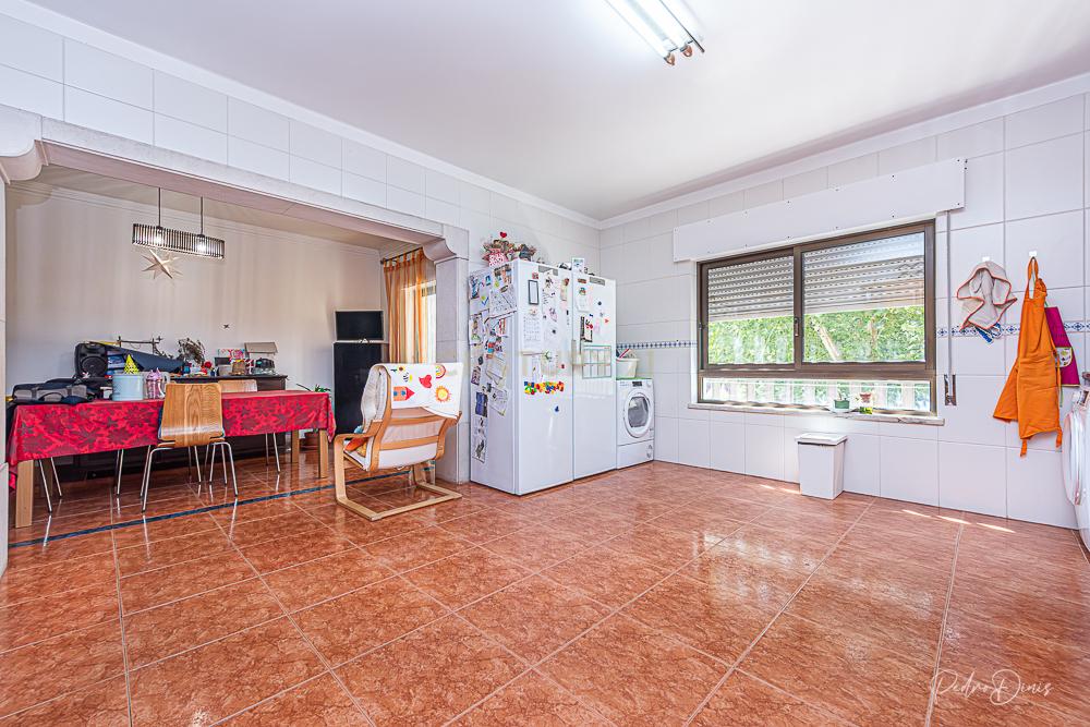 Apartamento de 4 assoalhadas em Zona Premium c/ 122m2 VANICELOS - SETUBAL - Image 24