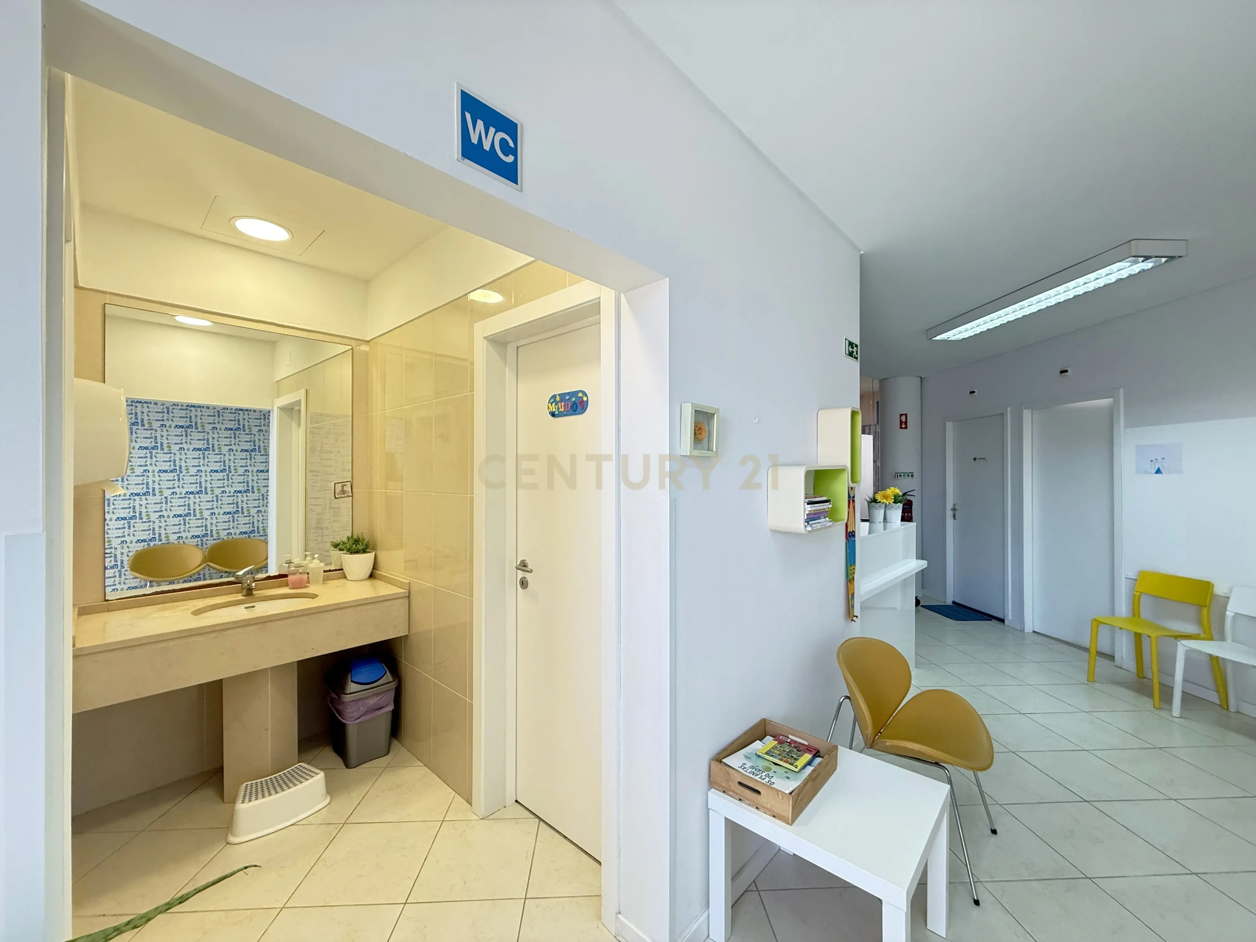 Fotografia 5 de Espaço comercial amplo com montras panorâmicas - Penha, Faro