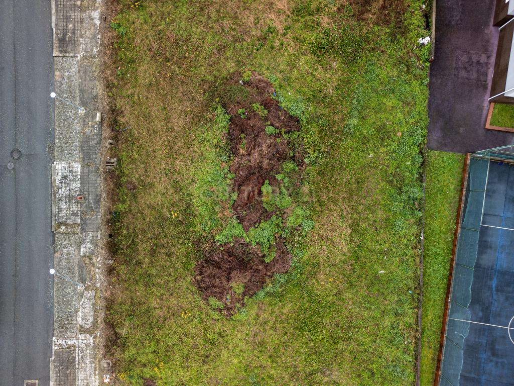 Terreno em Ermesinde: Localização Privilegiada - Image 8