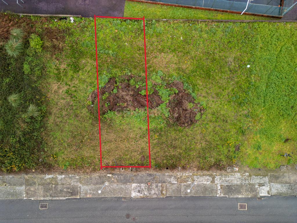 Terreno em Ermesinde: Localização Privilegiada - Image 5