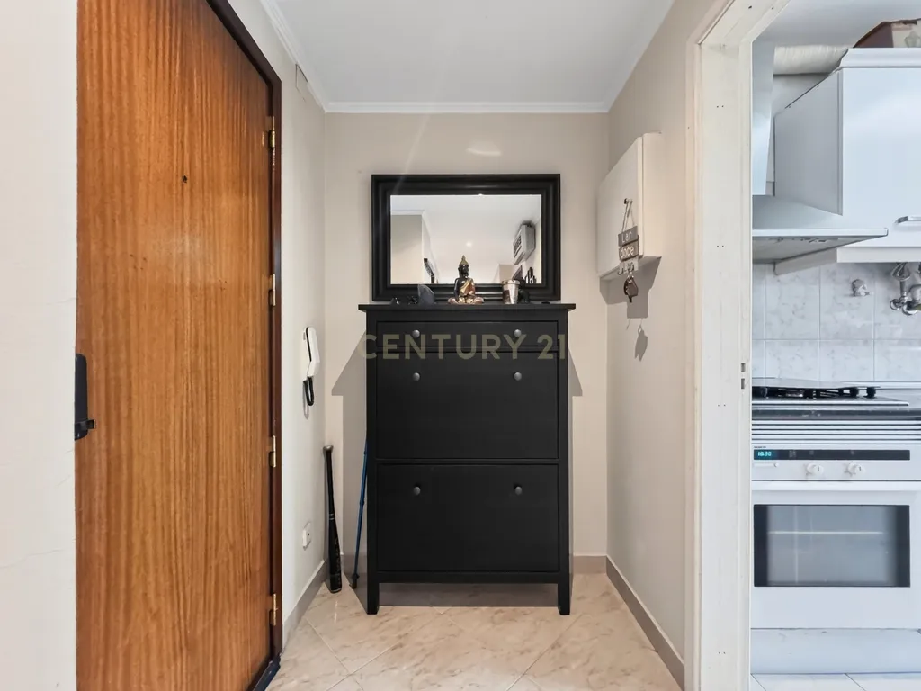 Apartamento T3 Duplex com Vista Desafogada no Monte da Caparica - Image 23