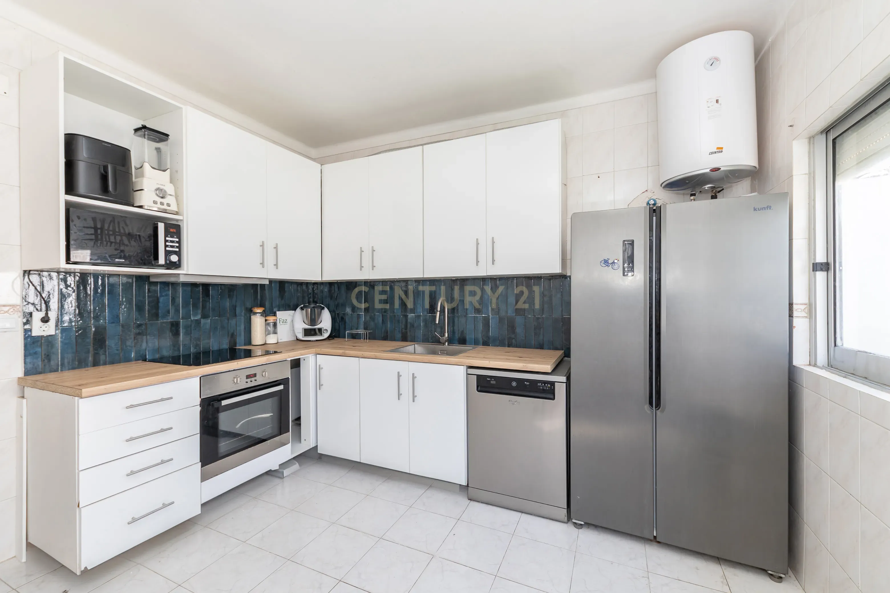 Moradia T2 em Sarilhos Pequenos Remodelada. - Image 12