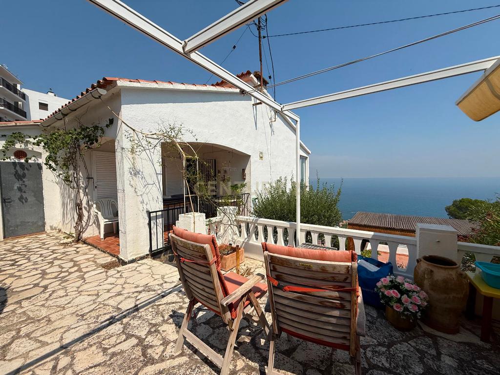 Cobertura com terraço, jardim e piscina privada com vista para o mar em Llançà - Image 15