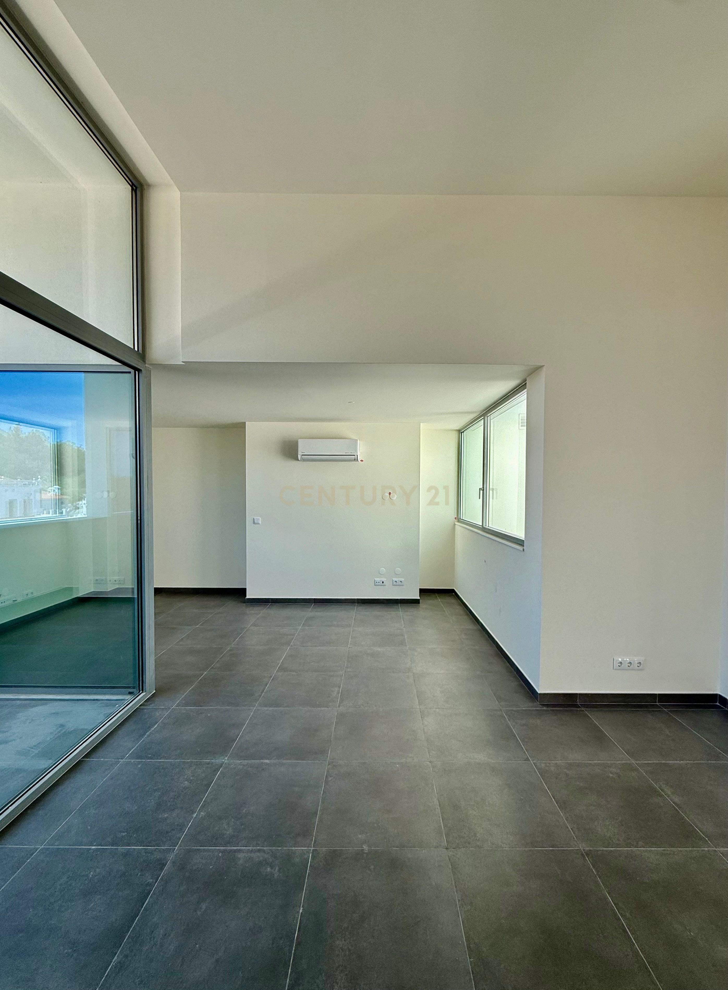 Fotografia 8 de Exclusivo Triplex com Piscina Privada no Rooftop – Viva o Charme de Alcácer do Sal
