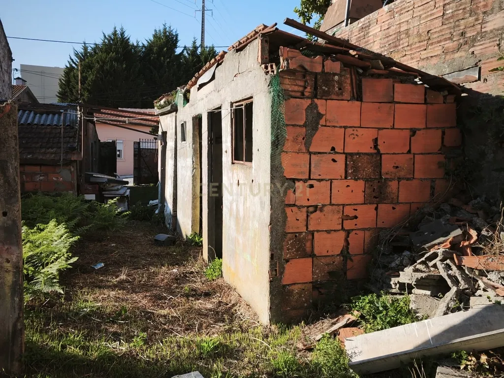 Terreno com Ruína em Rio Tinto – Excelente Oportunidade de Investimento! - Image 13
