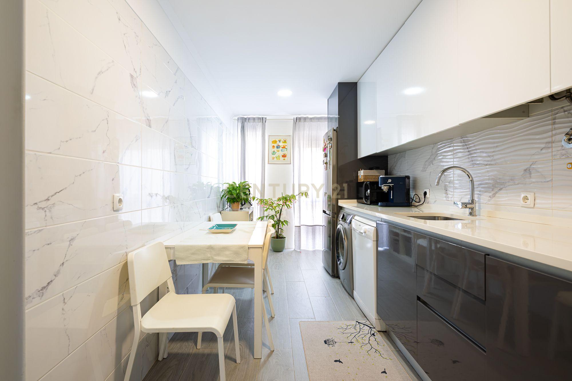 Fotografia 10 de Apartamento Renovado na Sobreda da Caparica, Almada