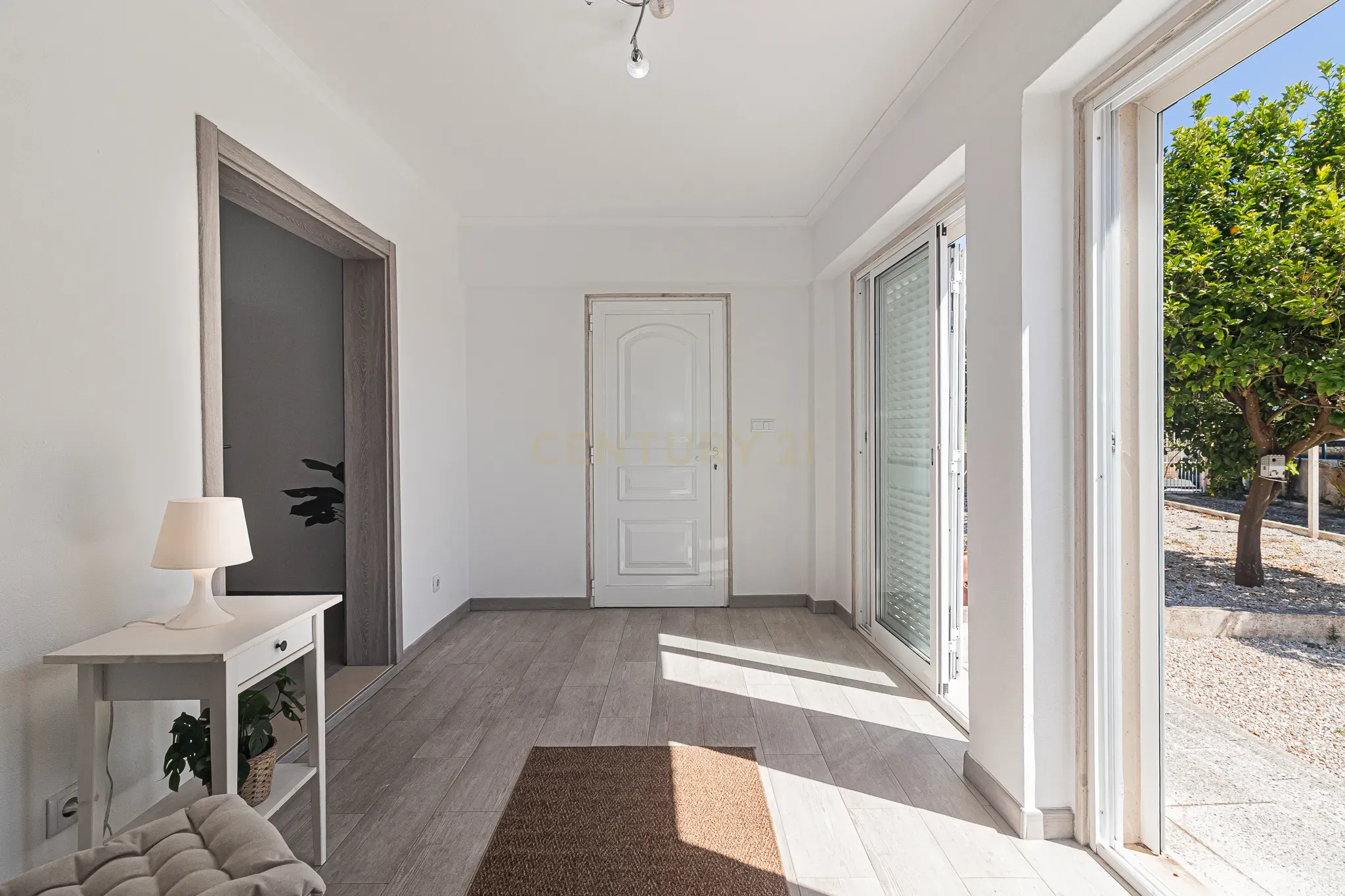 Fotografia 3 de MORADIA T2+2 - EXCLUSIVA NA CHARNECA DE CAPARICA – OPORTUNIDADE IMPERDÍVEL! 🌊🏡
