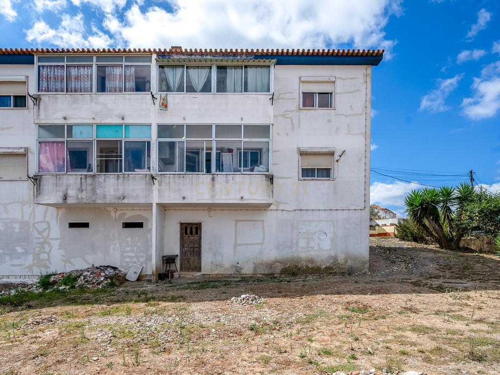 Prédio com 2 Apartamentos - Sabugo (Almargem do Bispo) - Image 6