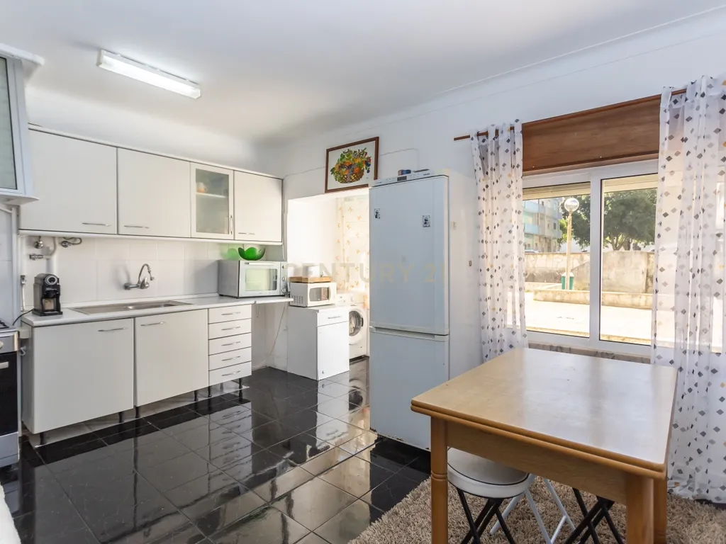 Oportunidade de investimento Apartamento T2 Amoreiras, Setúbal - Image 17