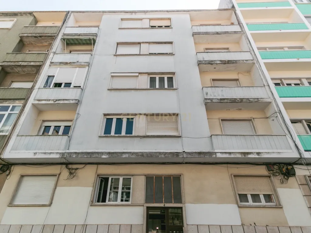 Apartamento T2 em Arroios - Image 24
