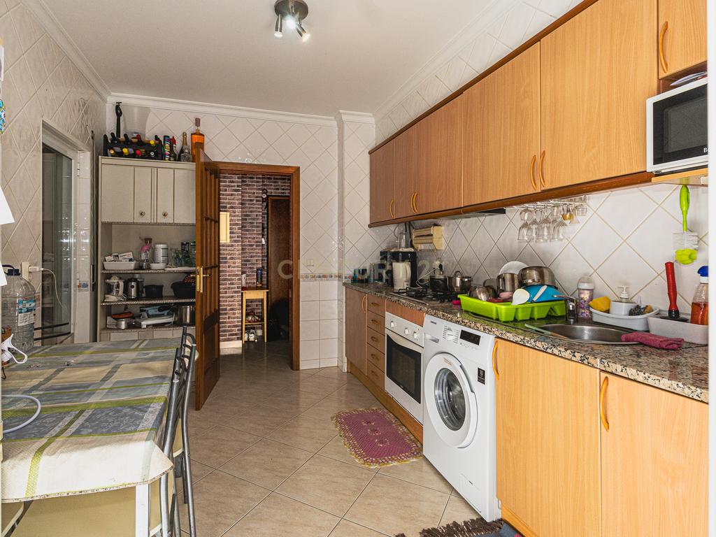 Apartamento T1+1 em Armação de Pêra - Boa Localização, Perto da Praia - Image 6
