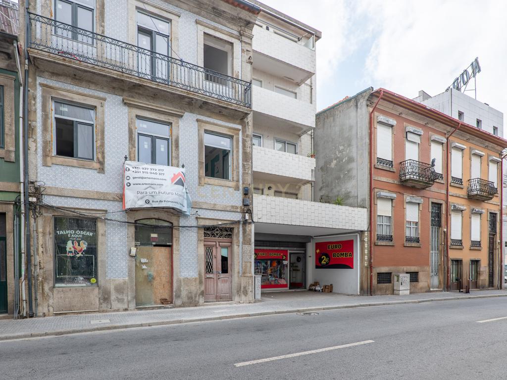 Loja Espaçosa em Matosinhos - Excelente Localização e Acessos - Image 15
