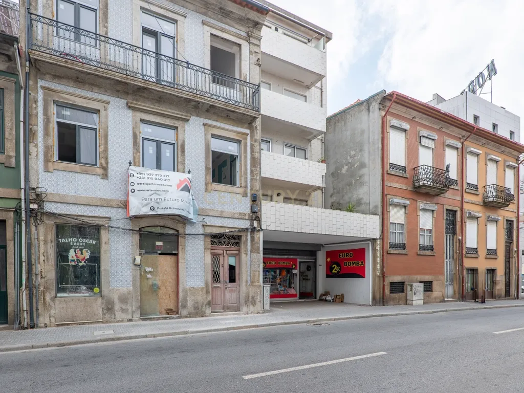 Loja Espaçosa em Matosinhos - Excelente Localização e Acessos - Image 15