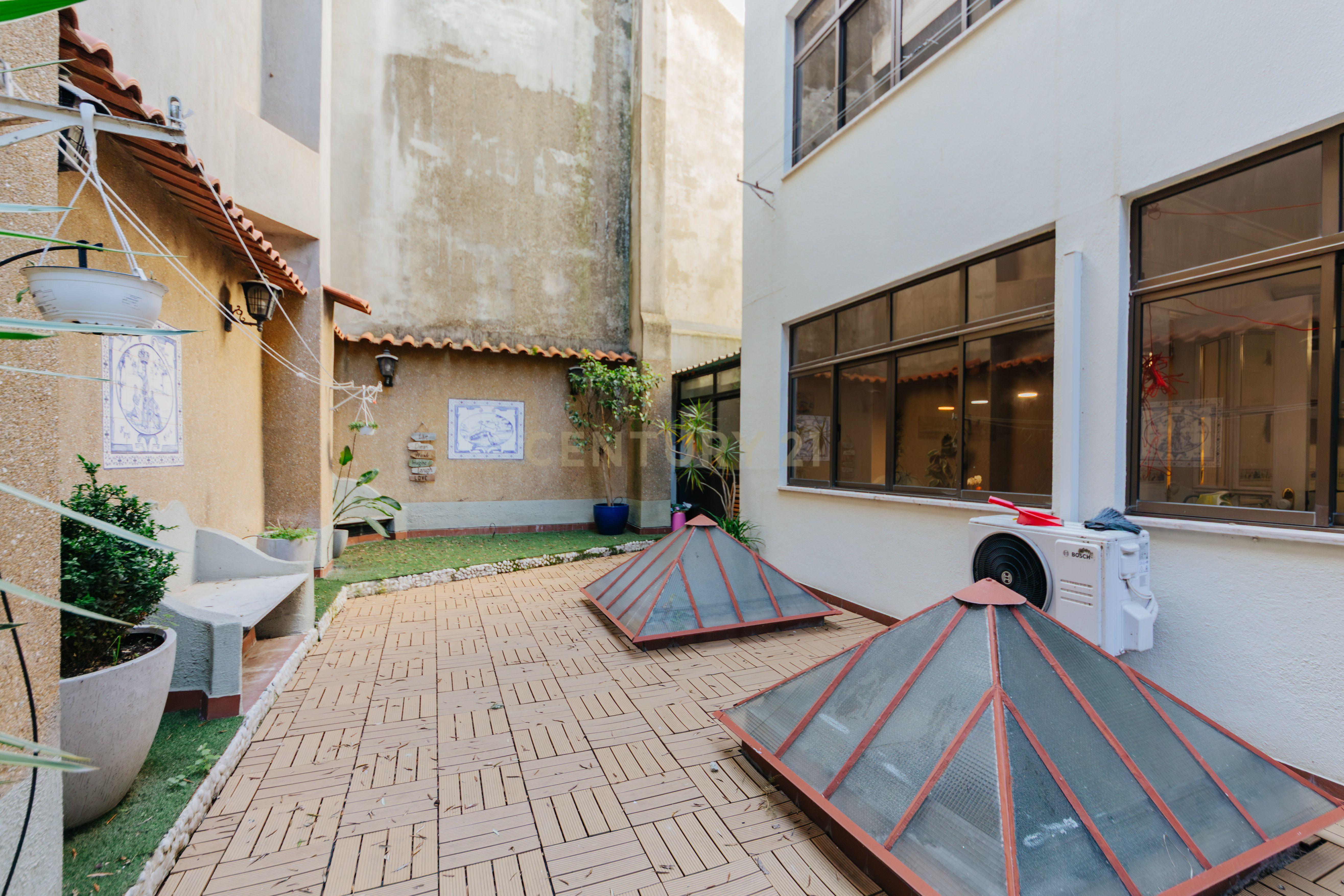 Fotografia 10 de T2+1 com Terraço de 50m², Estacionamento e Localização Premium na Graça / Penha de França