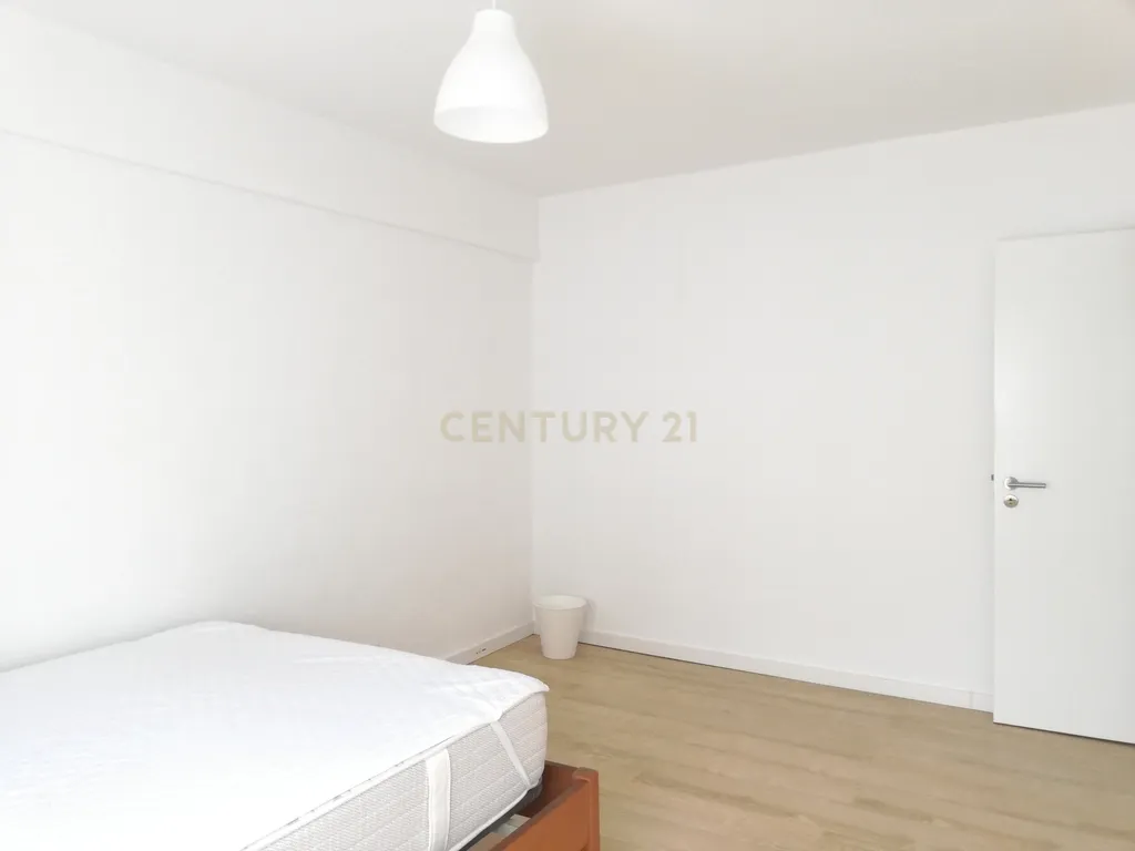 Apartamento T2 em Paço de Arcos para arrendar - Reservado - Image 11