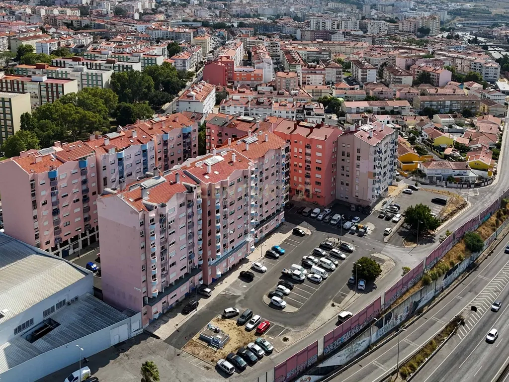 Apartamento T2 Remodelado (Agualva/Cacém) - Image 22