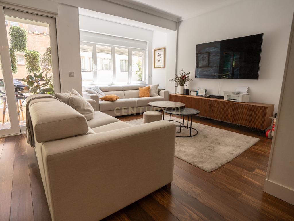 Apartamento Exclusivo com Terraço no Coração do Bairro de Salamanca – Zona Goya - Image 1