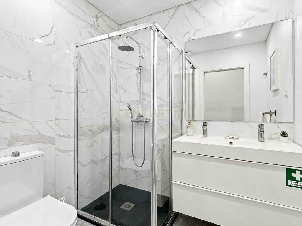 Moradia T4 +1 com piscina totalmente remodelada com painéis solares na Lourinhã ( São Bartolomeu dos Galegos) - Image 19