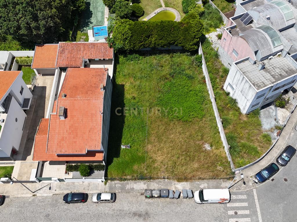 Terreno Urbano com Projeto Aprovado para Moradia de 2 Pisos no Centro de São Mamede de Infesta, Matosinhos - Image 12