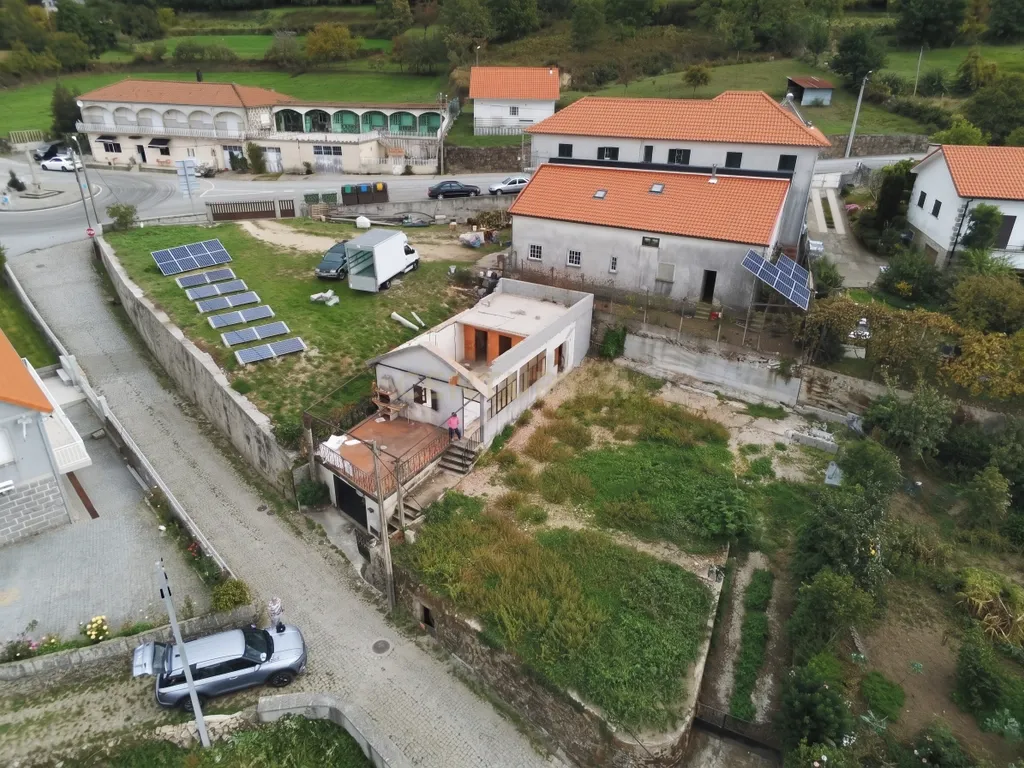 Magnífica Casa com Terreno e Projeto Aprovado no Coração do Gerês - Image 34