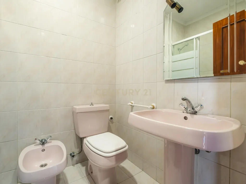 Apartamento T3 com Terraço, Vista Mar e Garagem Box em Arcozelo – Vila Nova de Gaia - Image 23