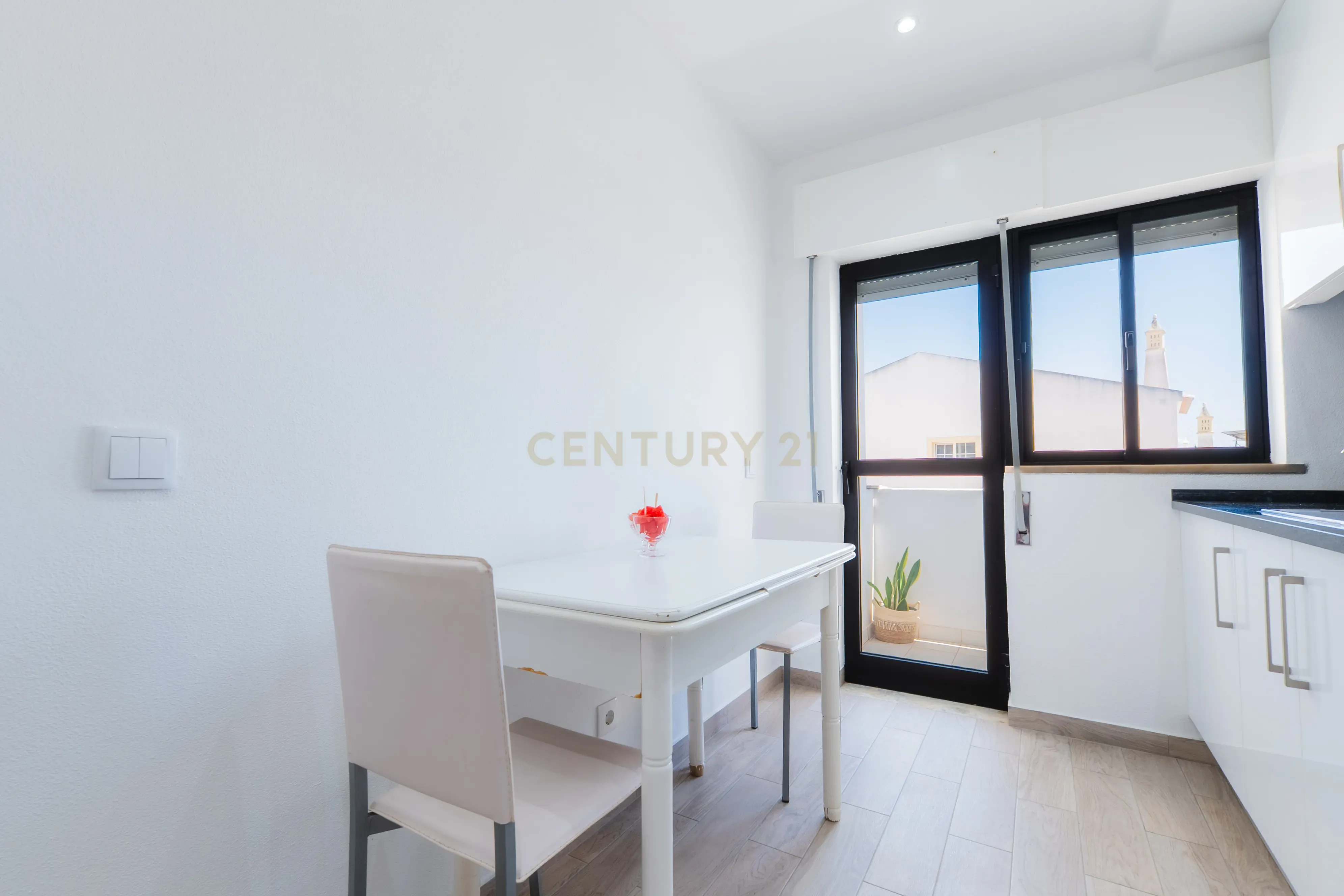 Fotografia 6 de Apartamento renovado com Piscina, Garagem, com varandas, perto da praia em Alvor