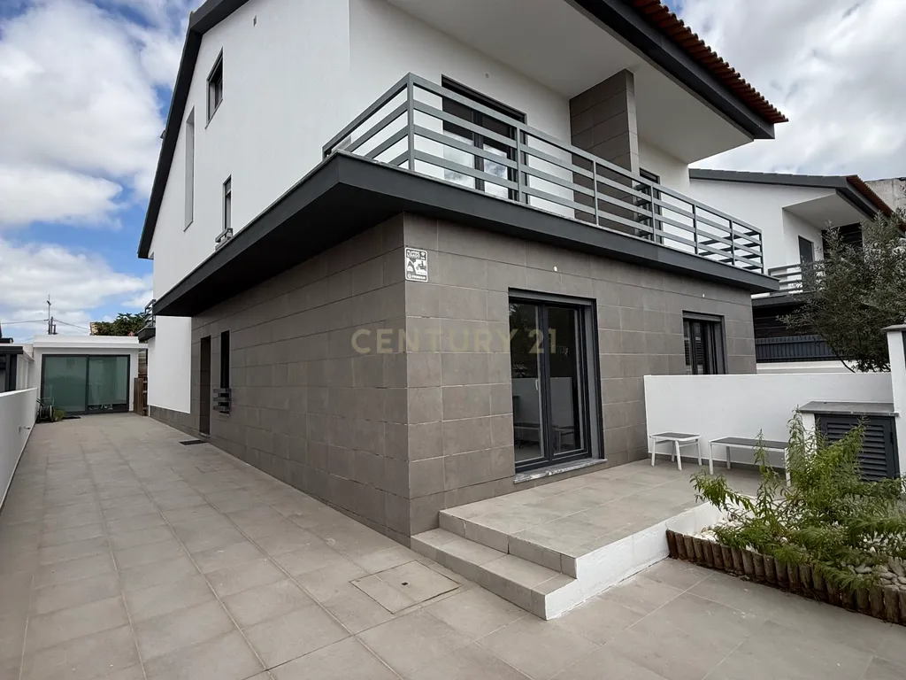 Moradia Geminada T3 - Fernão Ferro - Image 19