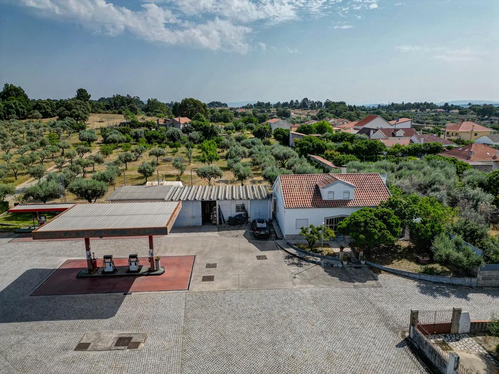 OPORTUNIDADE 360º – Moradia T3 + Posto de Combustível GALP + Terrenos (36 000 m²) - Image 25