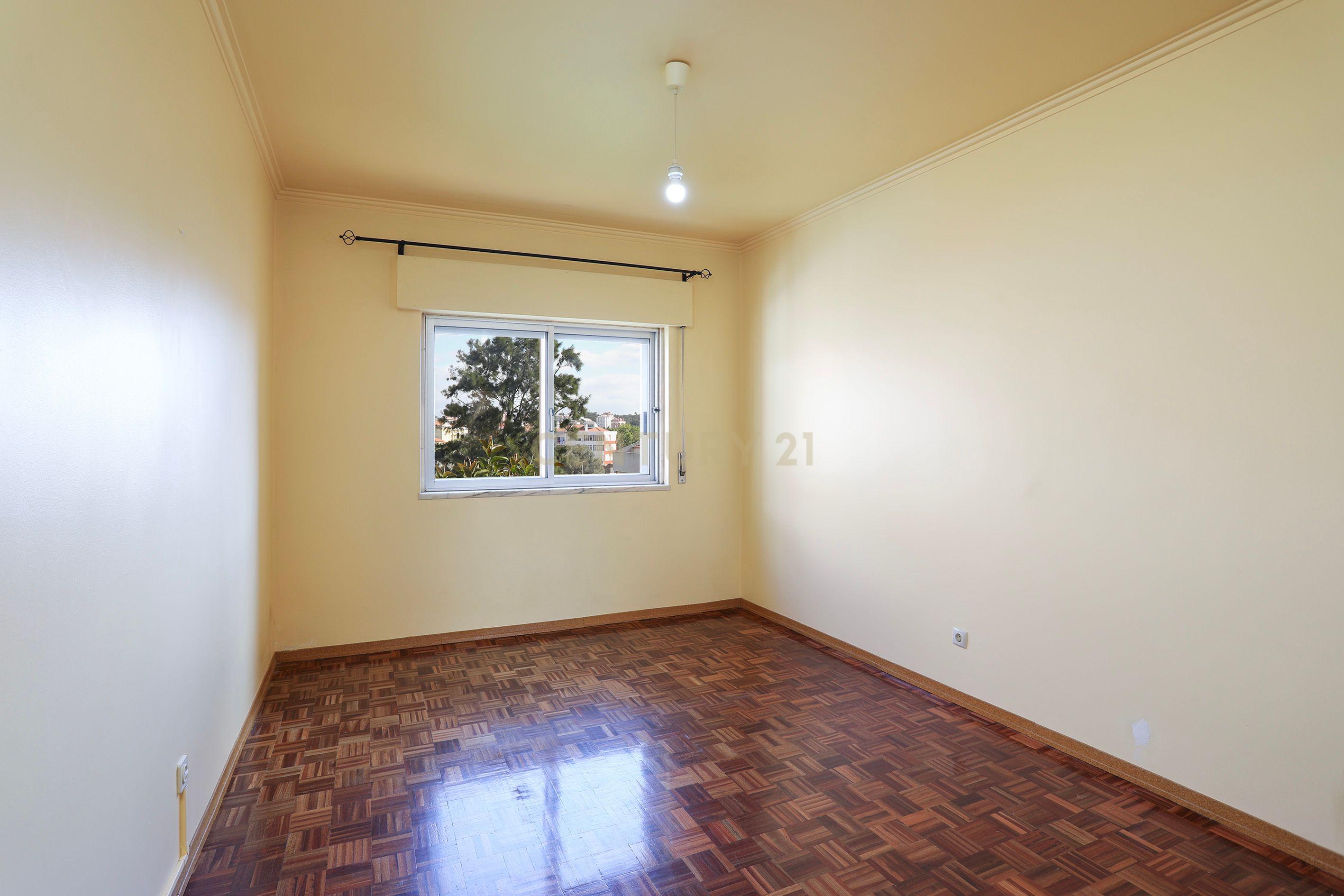 Fotografia 11 de Apartamento T3 com Varanda e Arrecadação - Rio de Mouro