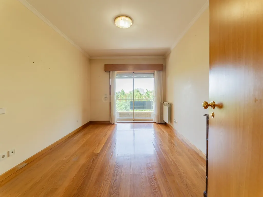 Apartamento T3 de Excelência na Foz do Douro – Porto - Image 3