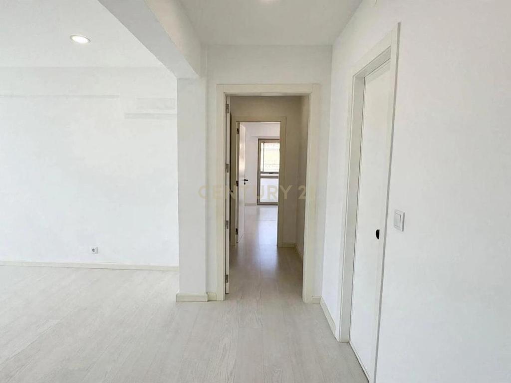 Apartamento T3 Remodelado | Odivelas | Negociável - Image 21