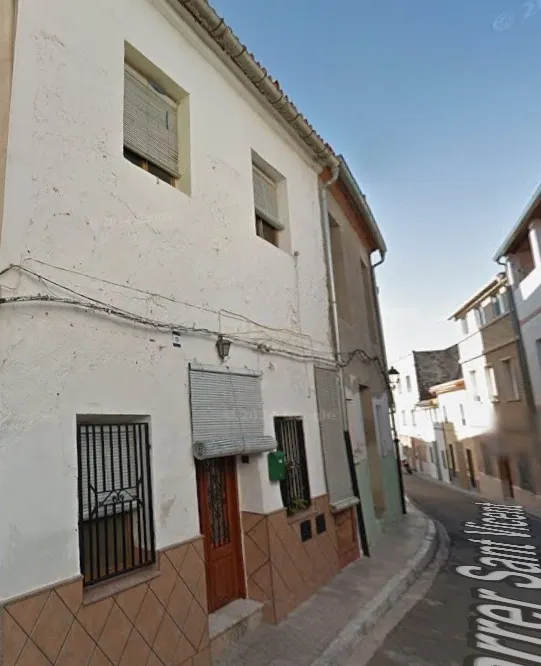 Calle Sant Vicent, número 19, 46660 Manuel (Valencia)