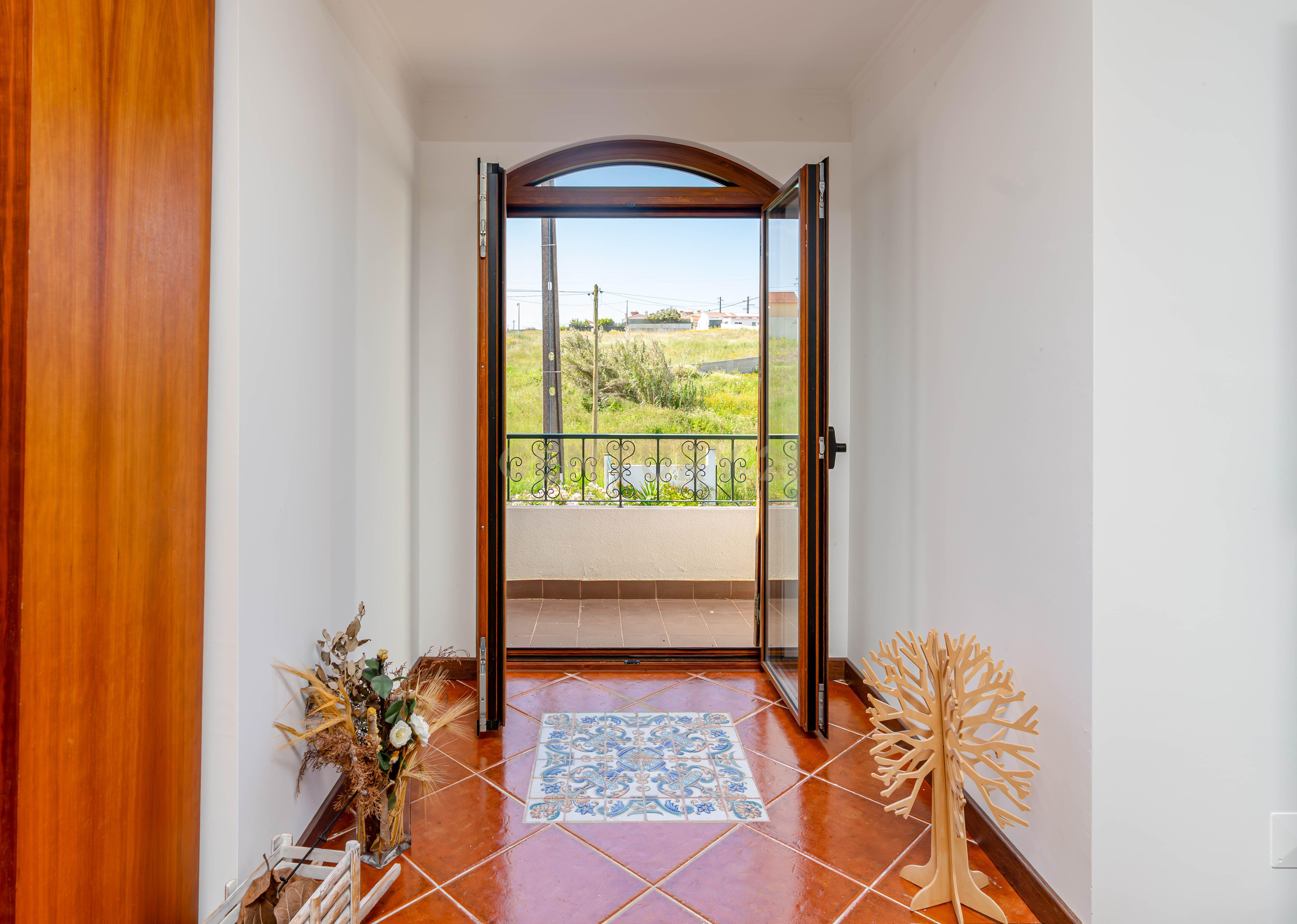 Espetacular Moradia T4 em Mafra com Jardim e Terraço - Image 38