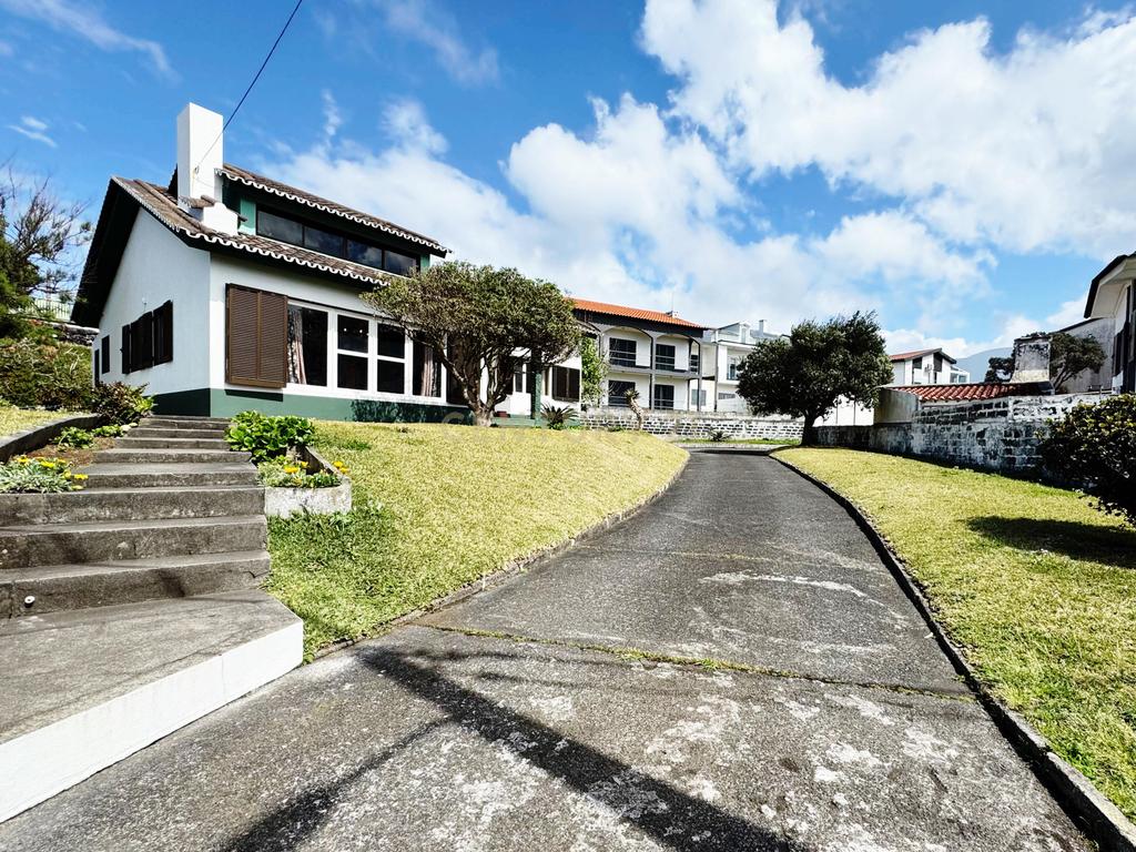 Moradia T3 com Vista Mar em Ribeira Grande, São Miguel - Image 1