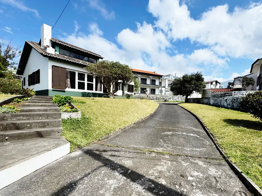 Moradia T3 com Vista Mar em Ribeira Grande, São Miguel - Image 1