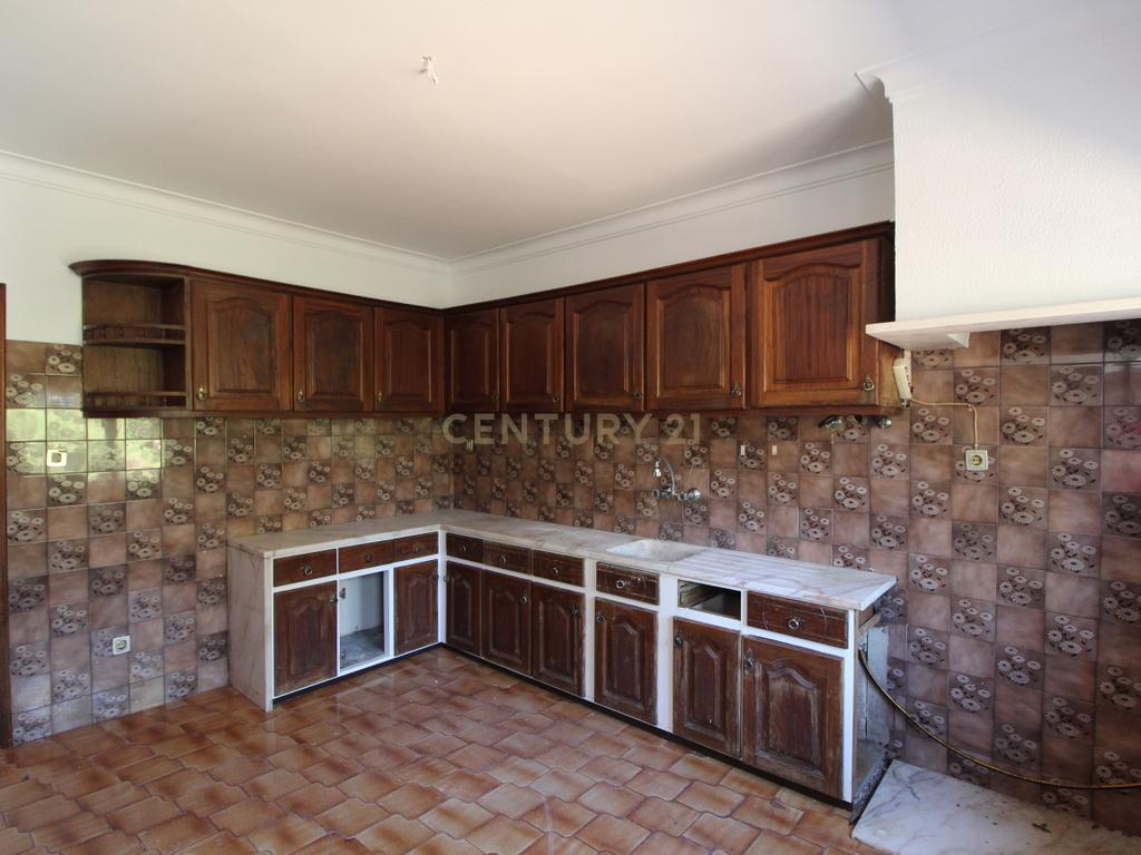 Encantadora Moradia com Jardim em Santiago dos velhos. - Image 18