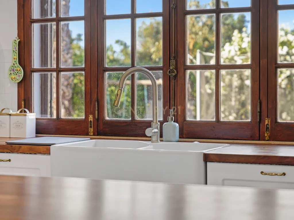 Quinta de Charme em Palmela – Renovada, Espaçosa e Pronta a Viver - Image 13