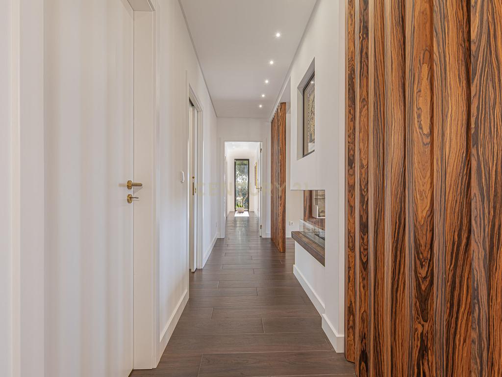 Moradia T4 de luxo, lote de gaveto 805m2, com cave e piscina. - Image 20