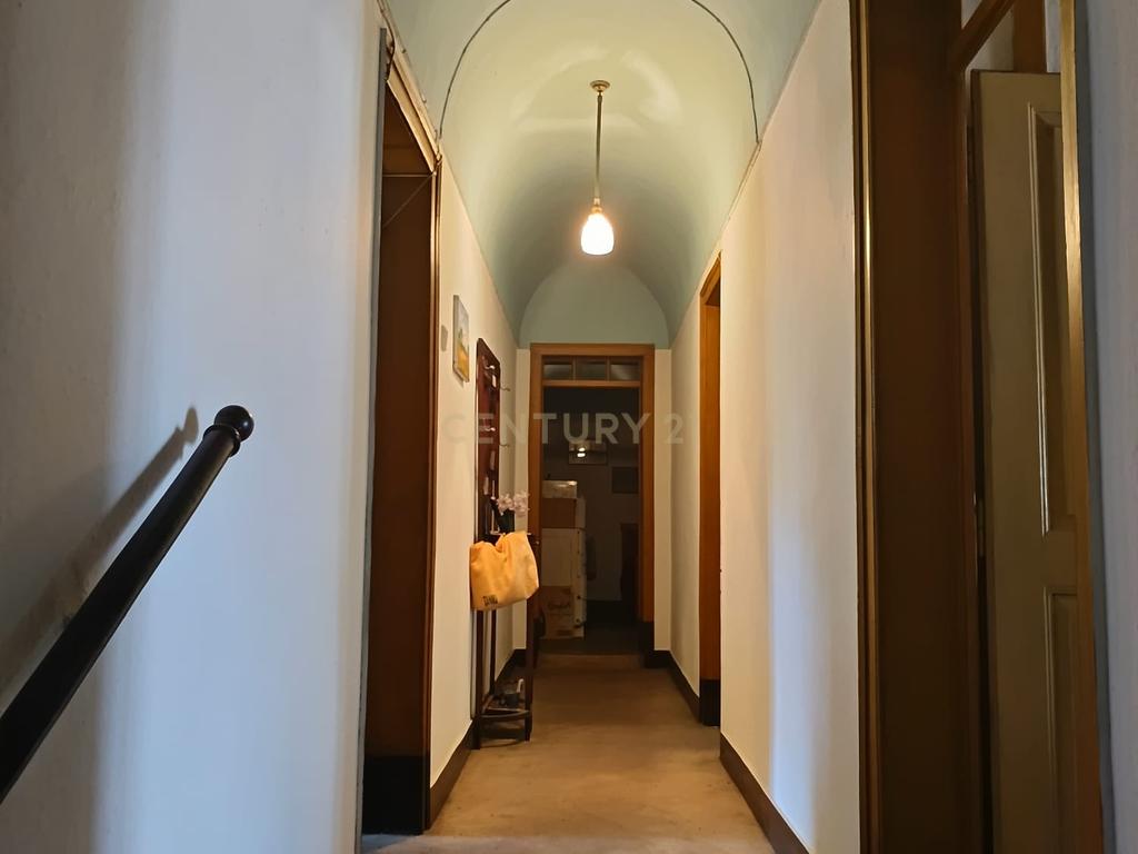 Prédio à Venda – Comércio e Habitação T4 no Centro de Santiago do Escoural - Image 22