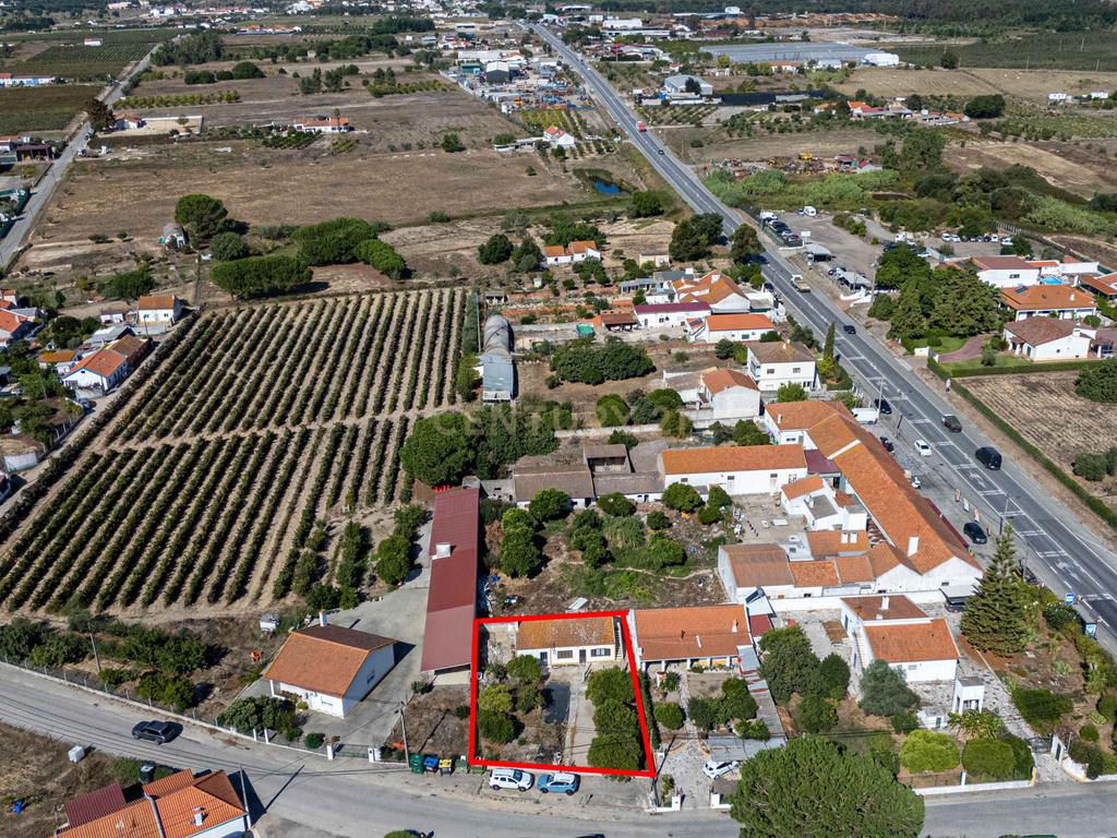 Moradia T2 parcialmente remodelada em Pegões. - Image 28