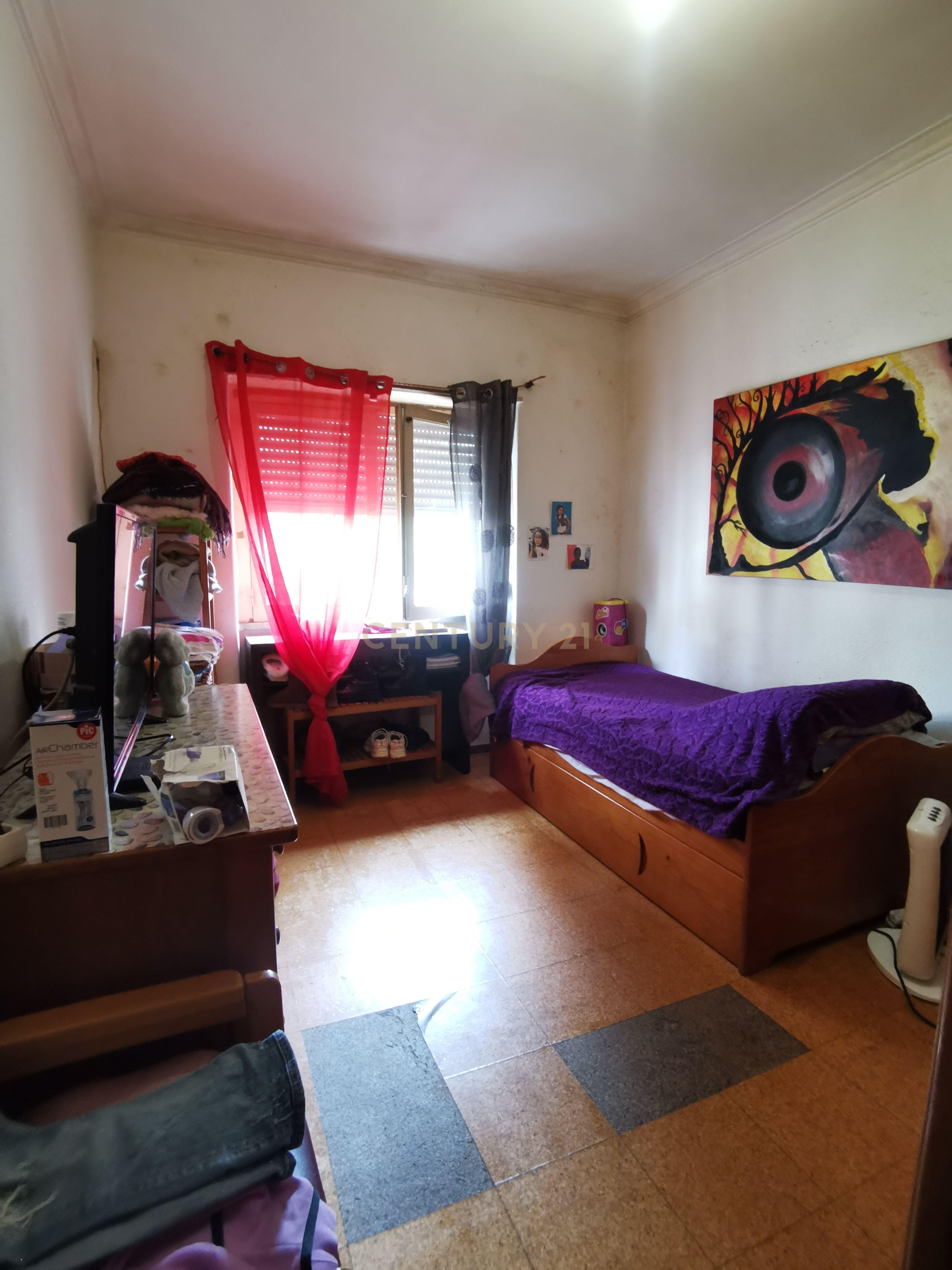 Apartamento T1 em Oeiras: Localização Privilegiada e Aconchegante - Image 9