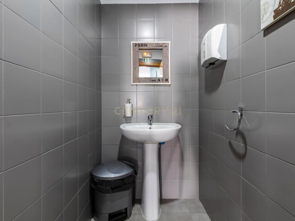 Loja com 90 m² na Quinta do Bom Retiro, Sobreda - Image 19