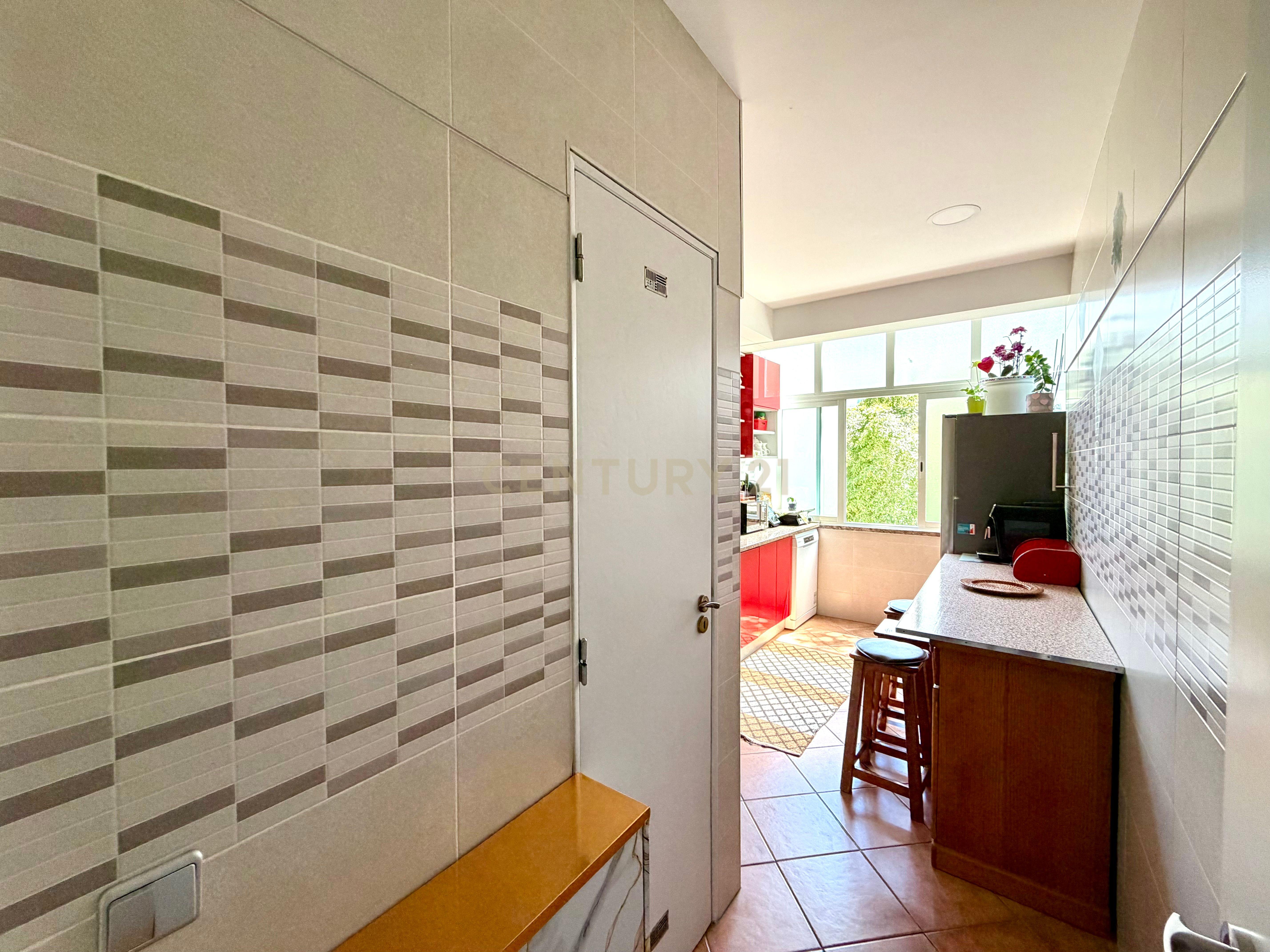 Fotografia 5 de 🏡 Um T2 onde só precisa de trazer as malas.