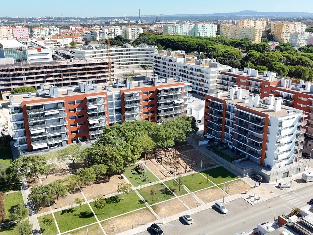 ✨ T3 de Excelência com Vista para a Baía do Seixal, Ponte 25 de Abril e Lisboa - Image 43
