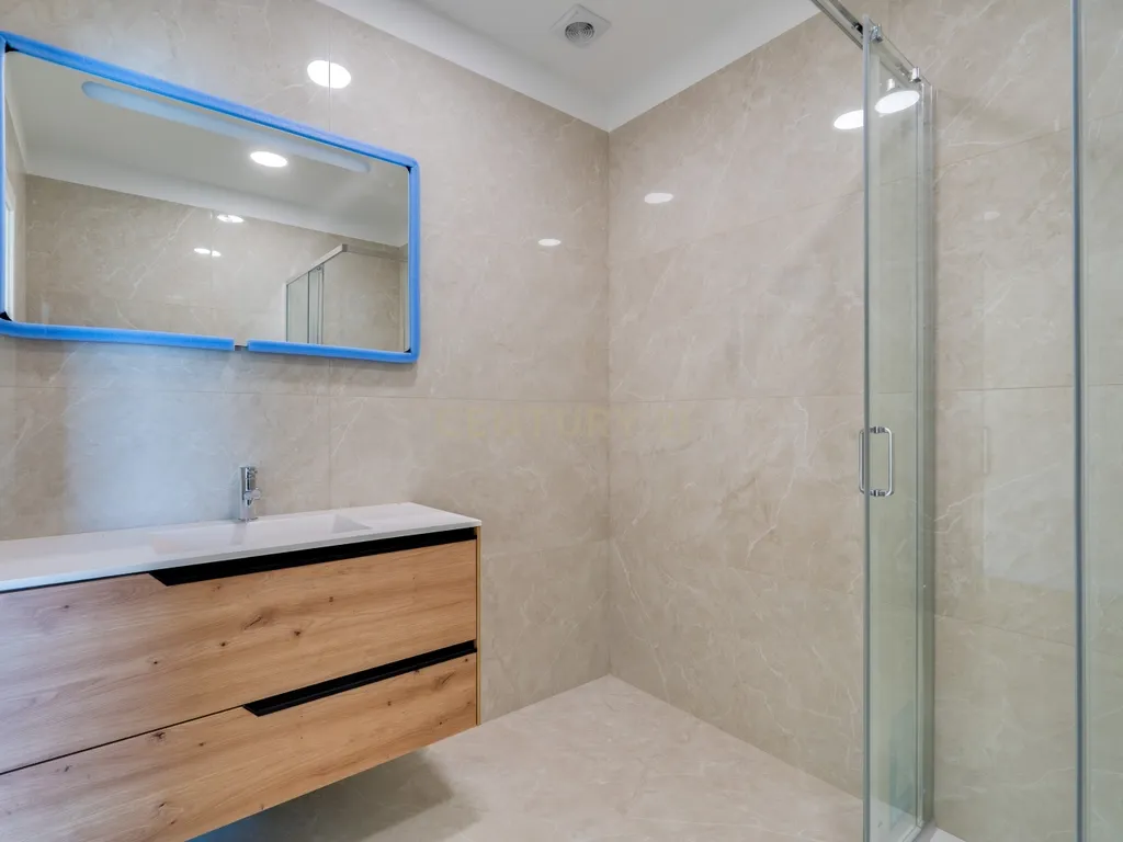 Moradia T4+1 de construção nova com piscina infinita | Caramujeira, Lagoa - Image 31