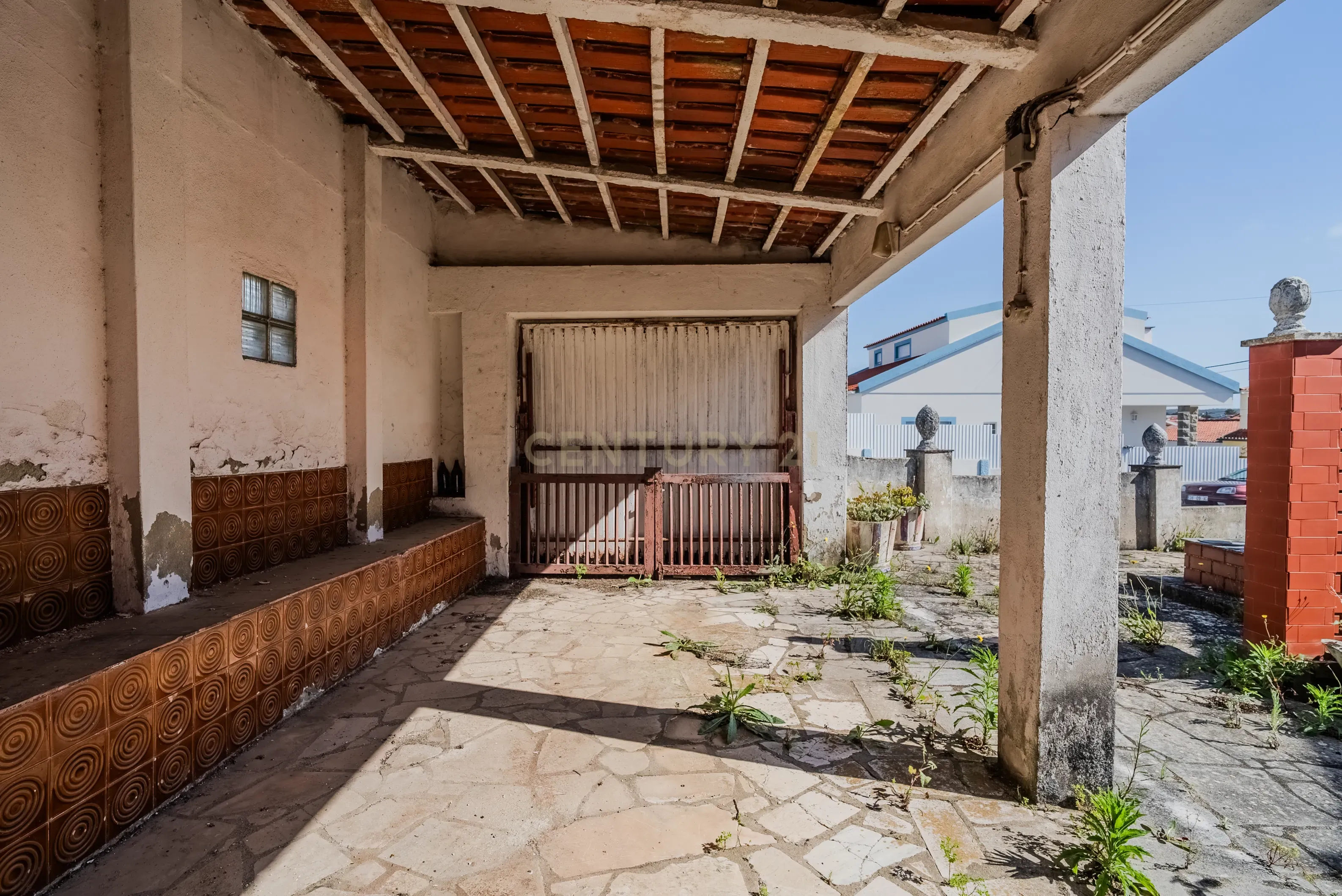 MORADIA TÉRREA T2+1, COM GARAGEM E LOGRADOURO, NA SILVEIRA, A 5 MINUTOS DA PRAIA AZUL - Image 39