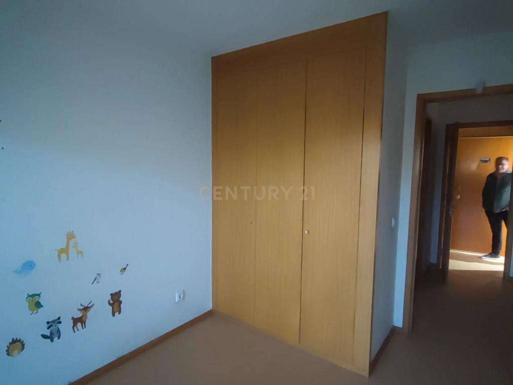 Apartamento T2 com Terraço e Garagem, Maia (Ao Aeroporto) - Image 13