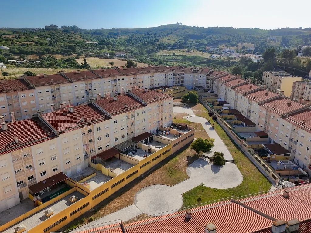 Apartamento T3 Remodelado na Horta dos Vimes - Viva com Conforto e Qualidade em Alenquer. - Image 50