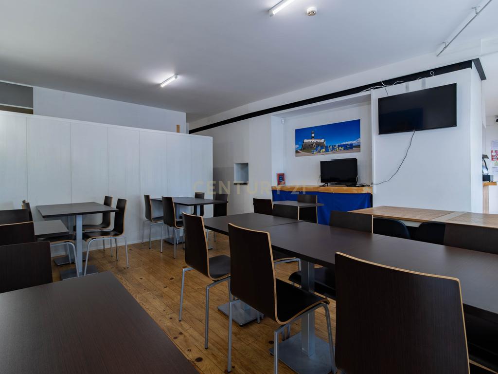 Restaurante totalmente equipado, situado numa localização privilegiada junto ao Parque do Avião, em Leiria - Image 4