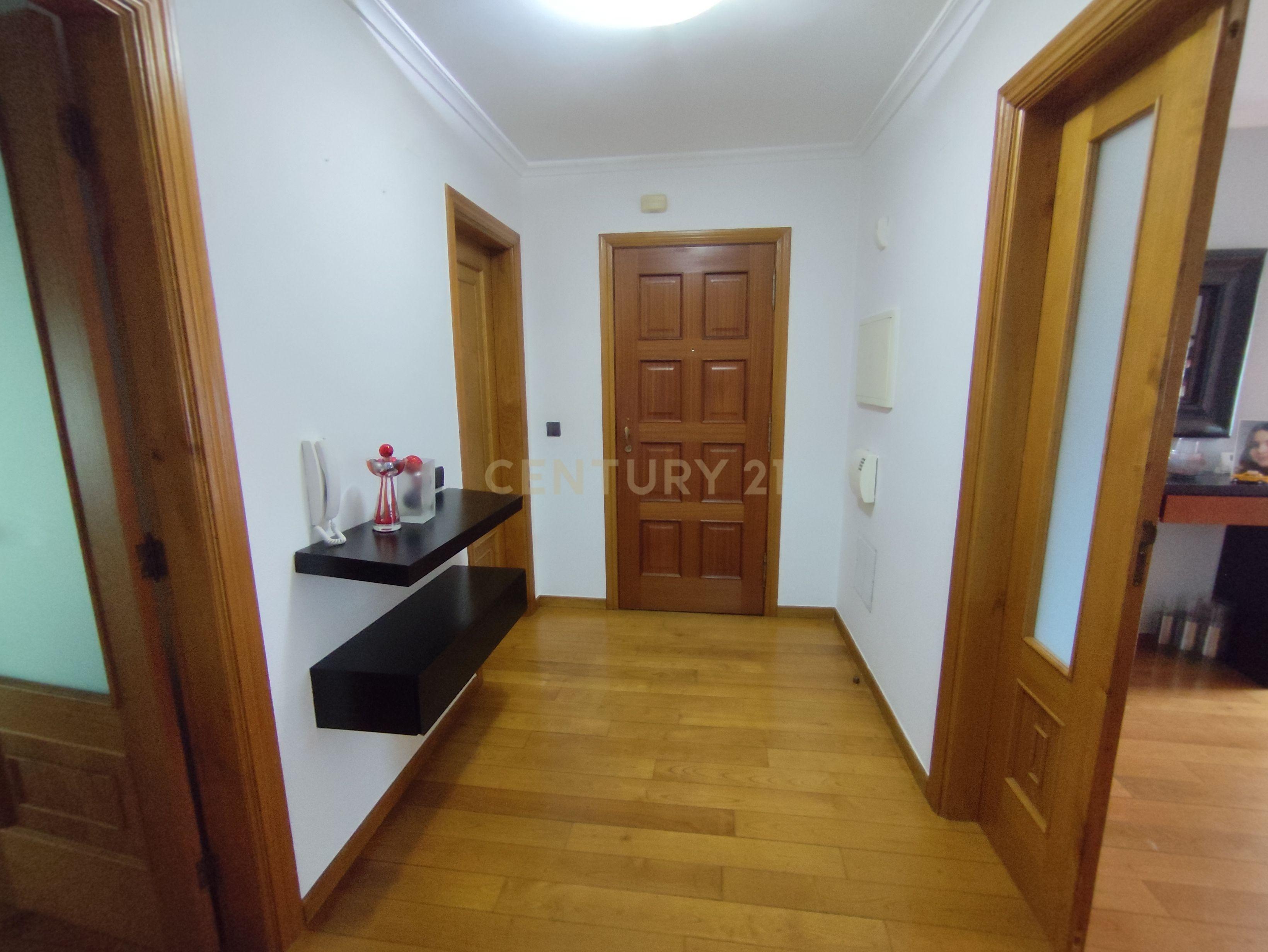 Fotografia 4 de Apartamento T3 no Último Piso | 3 Varandas, Suite e Garagem